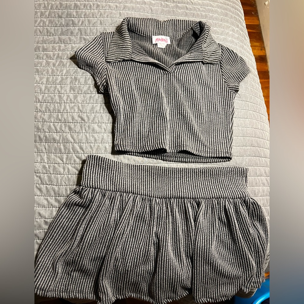 Stylish Gray Striped Skirt Set